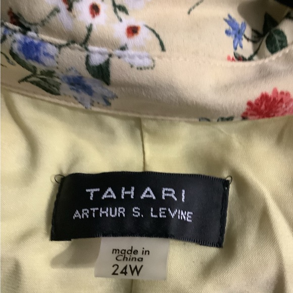 Plus size Tahari by Arthur S Levine - Picture 3 of 9